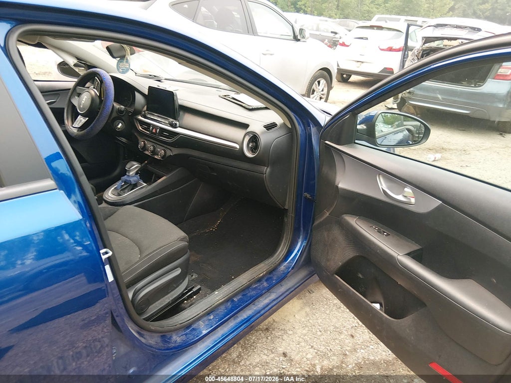 2024 Kia Forte LXS photo 5
