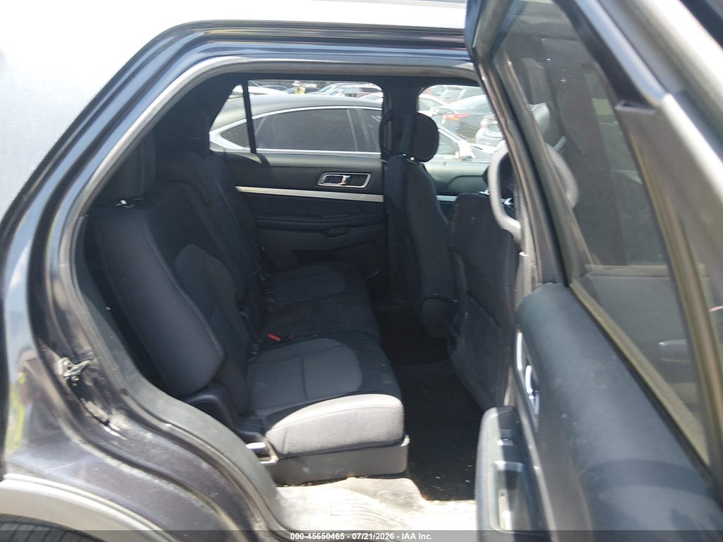 2017 Ford Explorer XLT photo 8