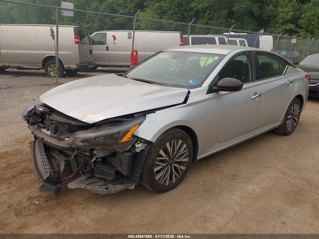 2024 Nissan Altima SV FWD photo 2