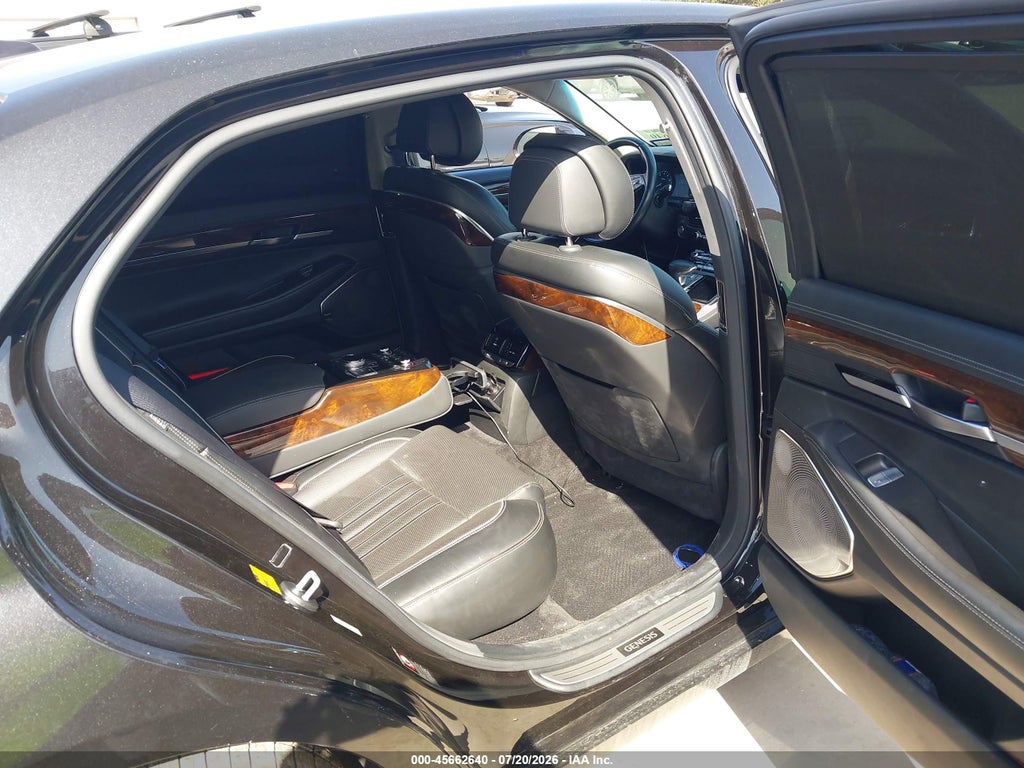 2018 Genesis G90 3.3T Premium photo 8