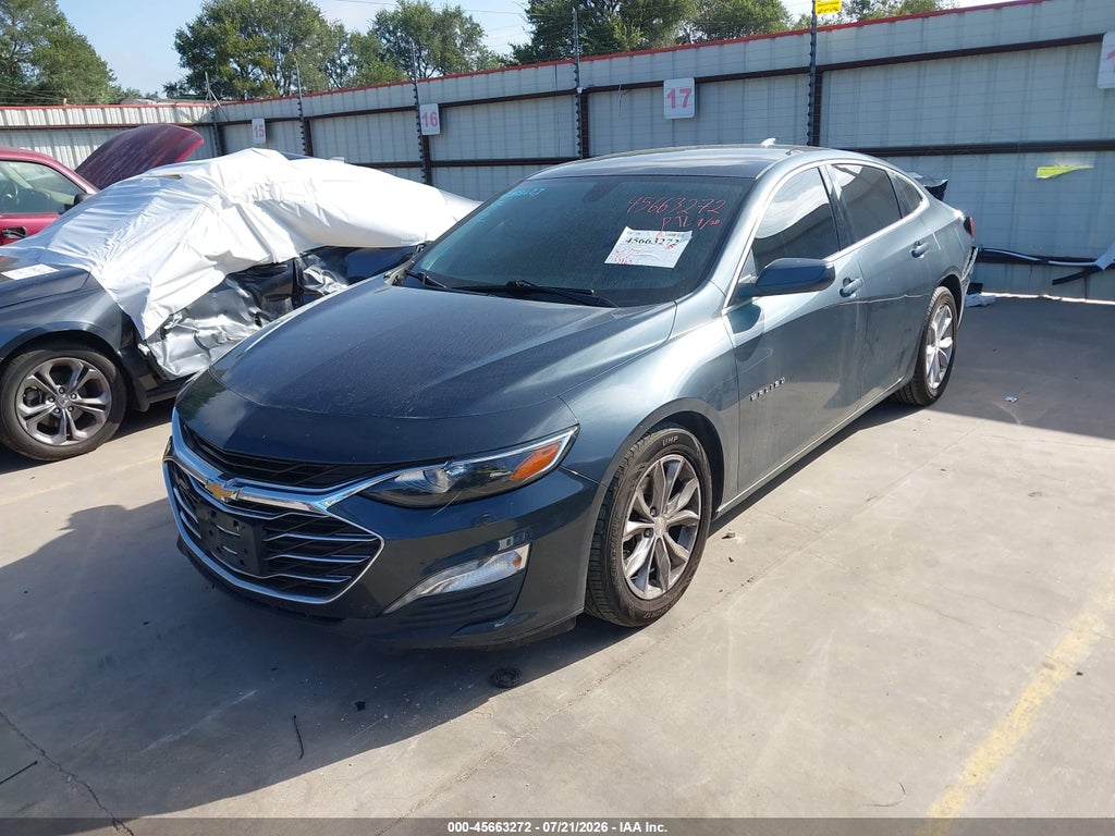 2019 Chevrolet Malibu LT photo 2