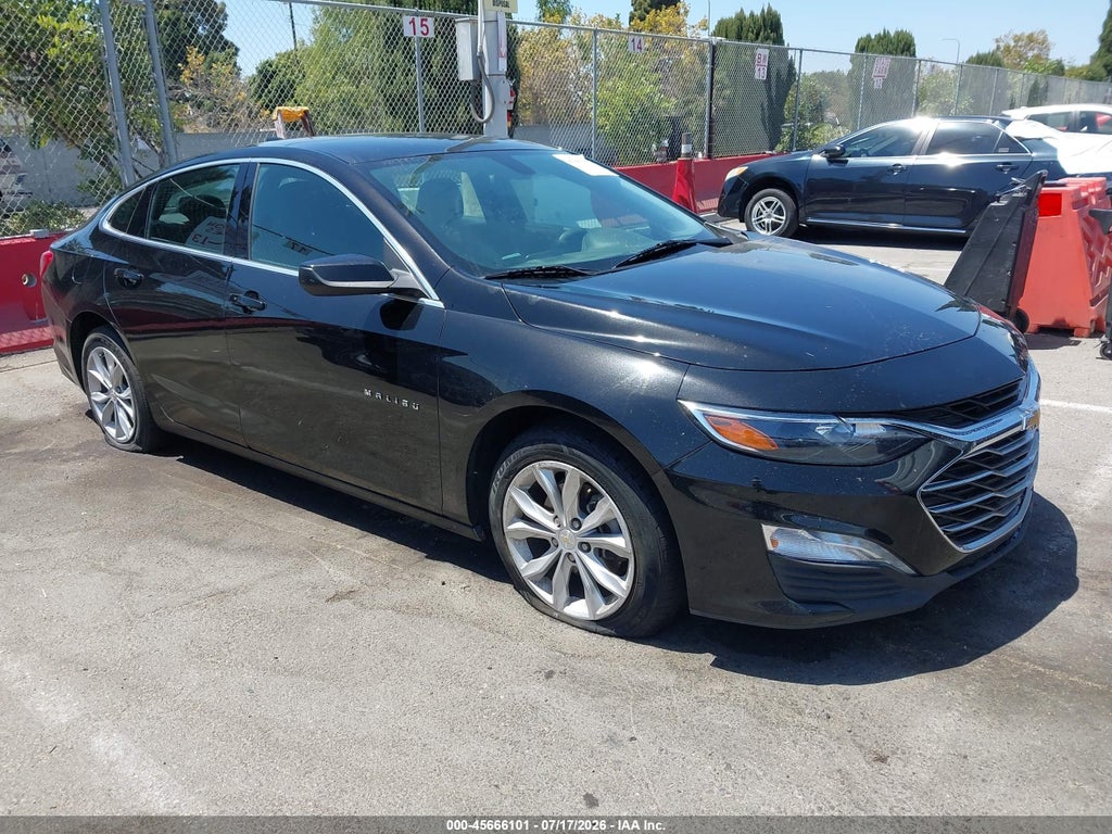 2022 Chevrolet Malibu FWD LT photo 1