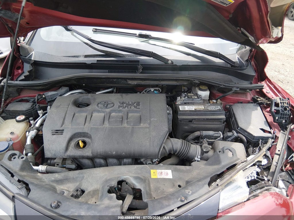 2018 Toyota C-HR XLE photo 10