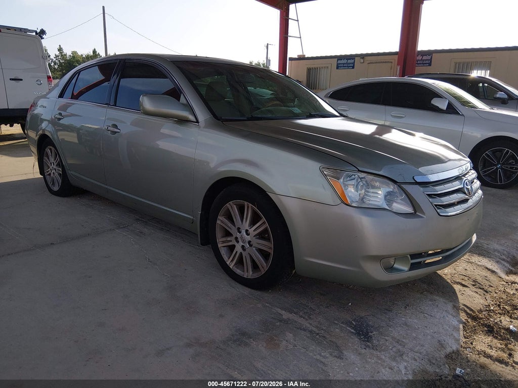 2005 TOYOTA AVALON