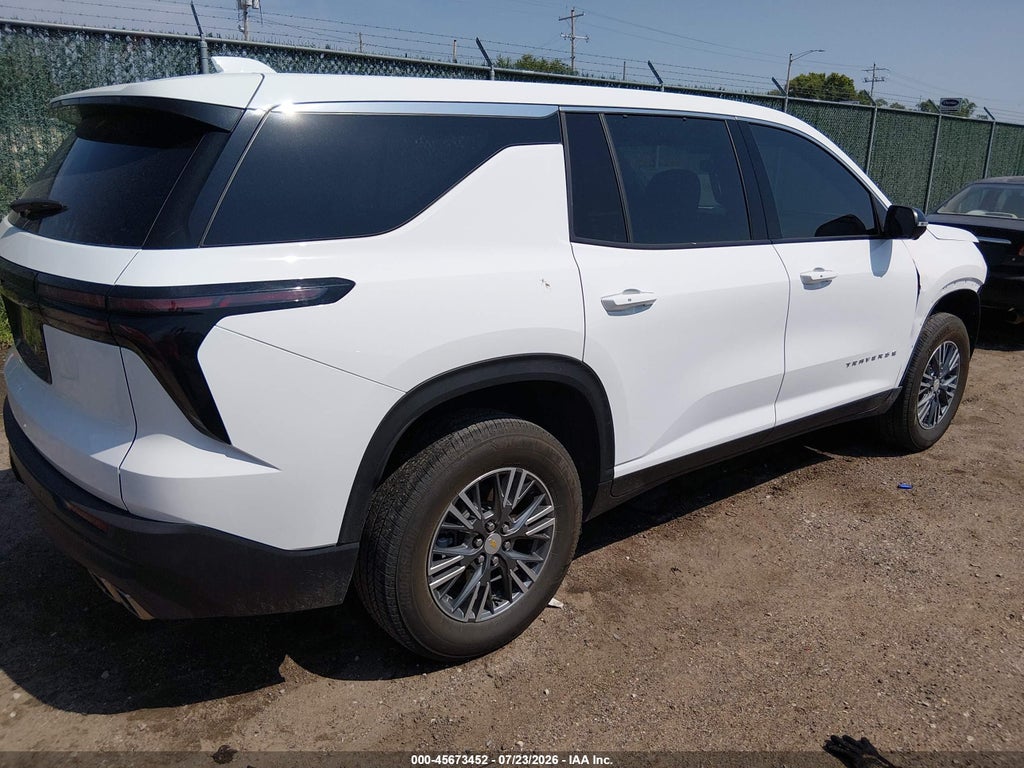 2024 Chevrolet Traverse FWD LS photo 4