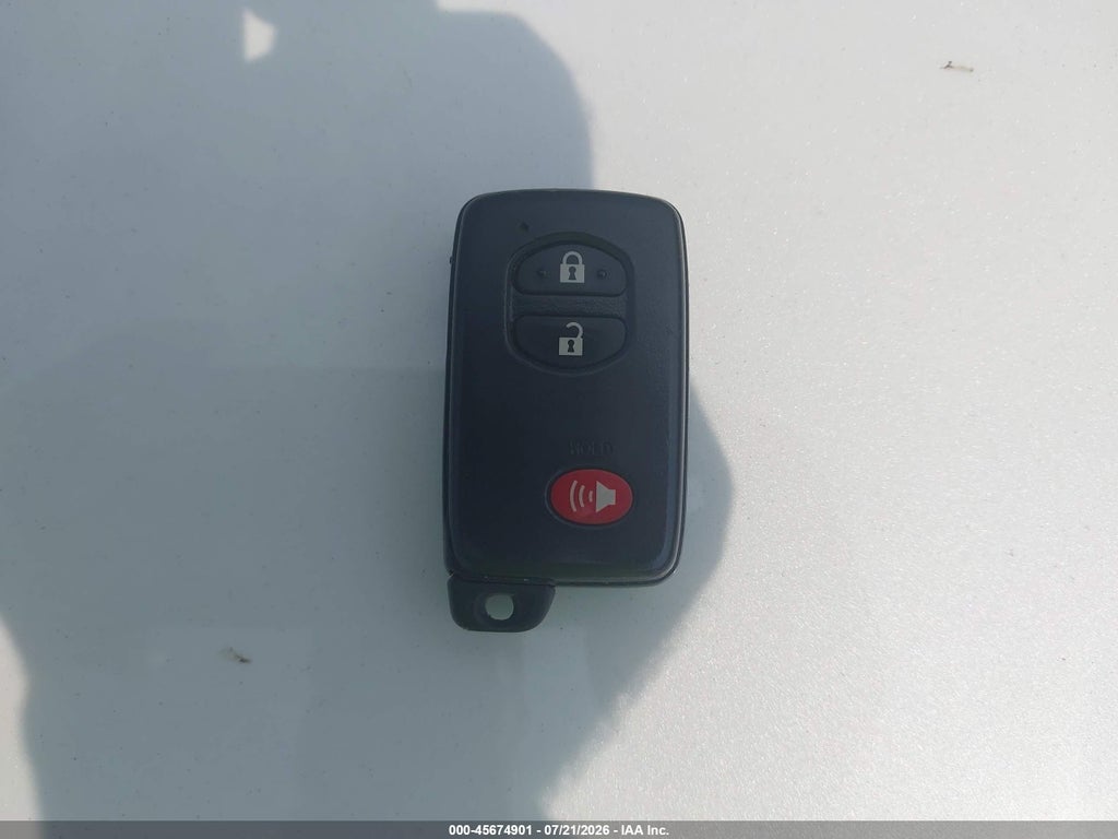 2014 Toyota Prius TWO photo 11