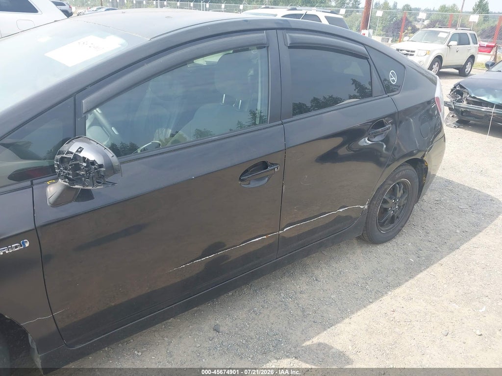 2014 Toyota Prius TWO photo 6