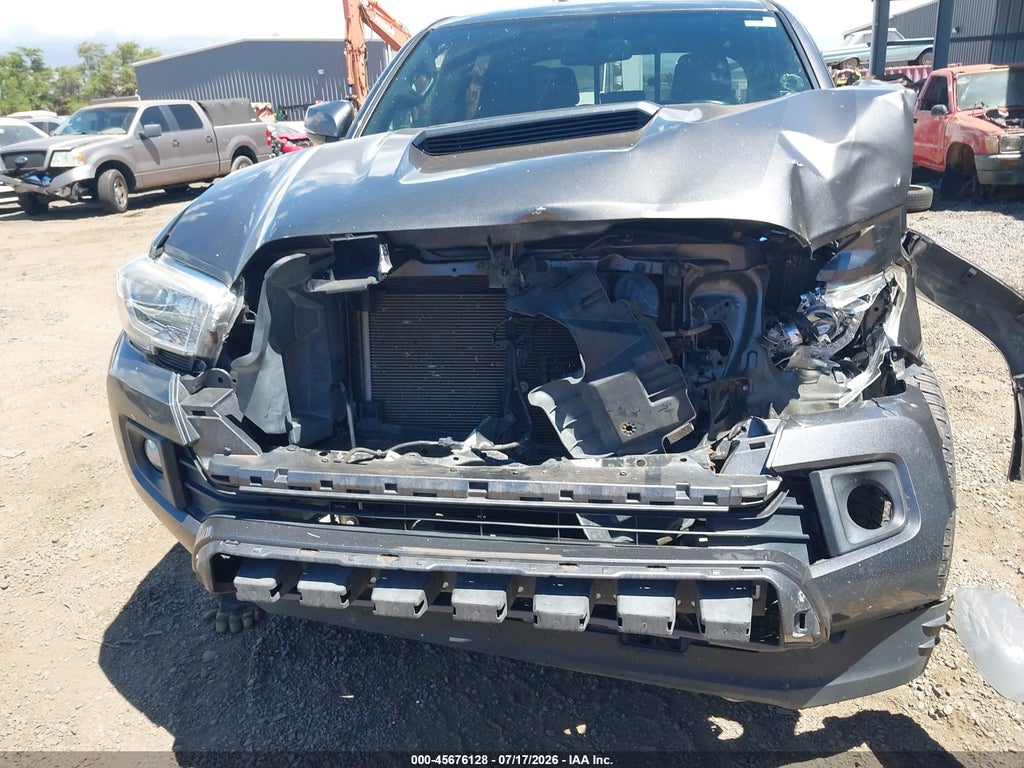 2016 Toyota Tacoma photo 10