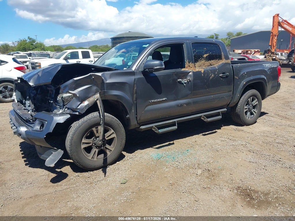 2016 Toyota Tacoma photo 2