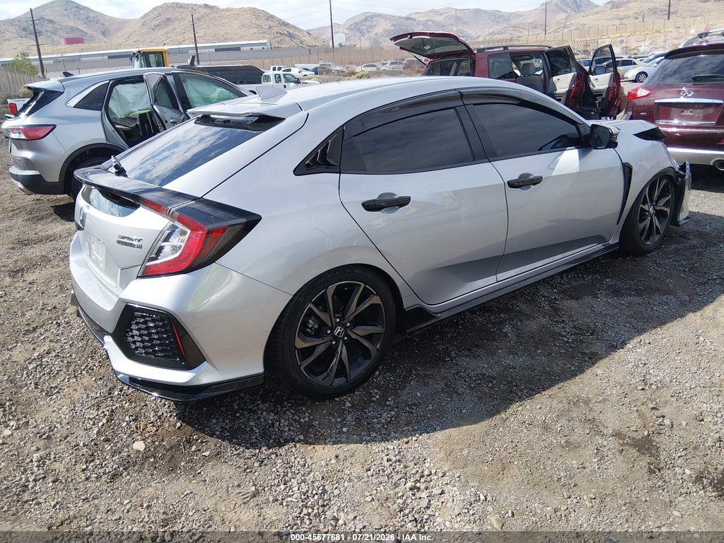 2019 Honda Civic Sport Touring photo 4