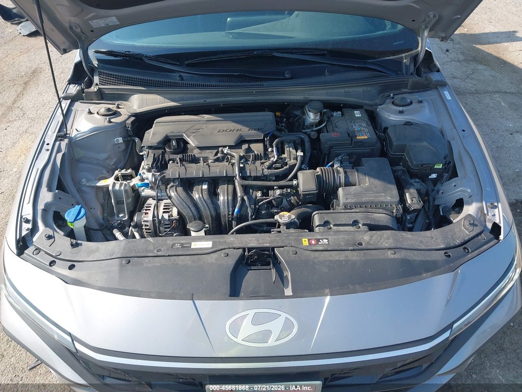 2025 Hyundai Elantra SEL Sport photo 10