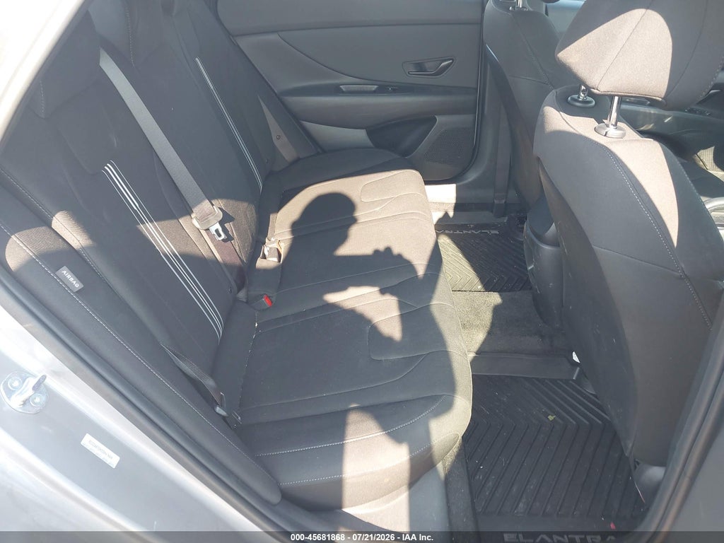 2025 Hyundai Elantra SEL Sport photo 8