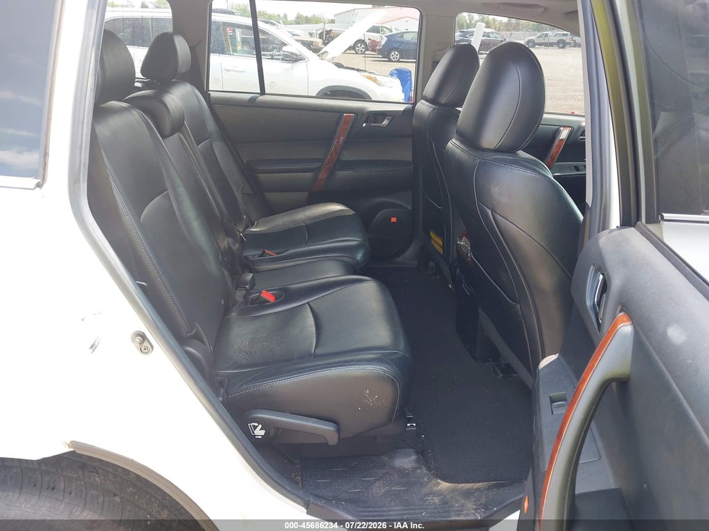2012 Toyota Highlander Limited V6 photo 8