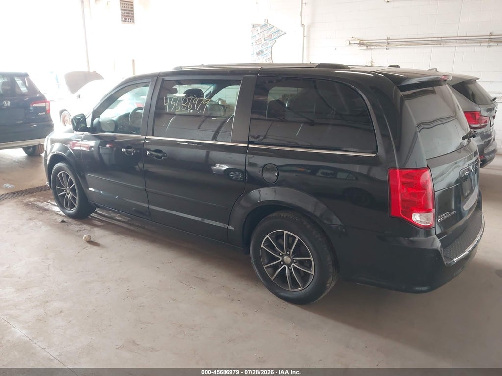 2017 Dodge Grand Caravan SXT photo 3