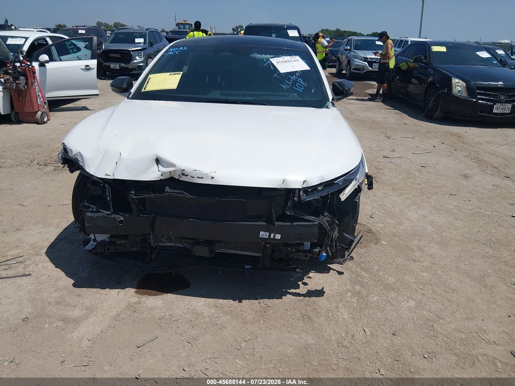 2026 Kia K4 GT-Line photo 6