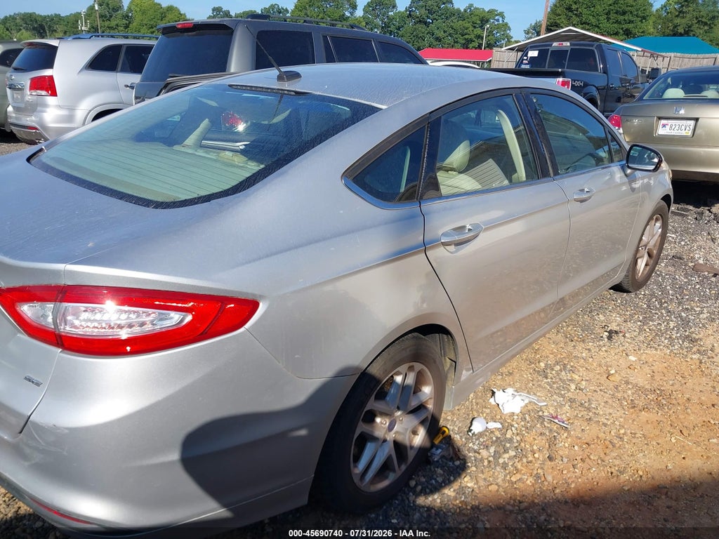 2015 Ford Fusion SE photo 4