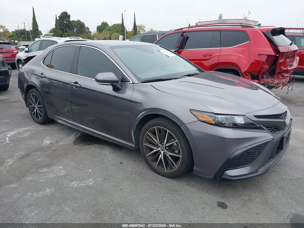 2023 Toyota Camry SE photo 1