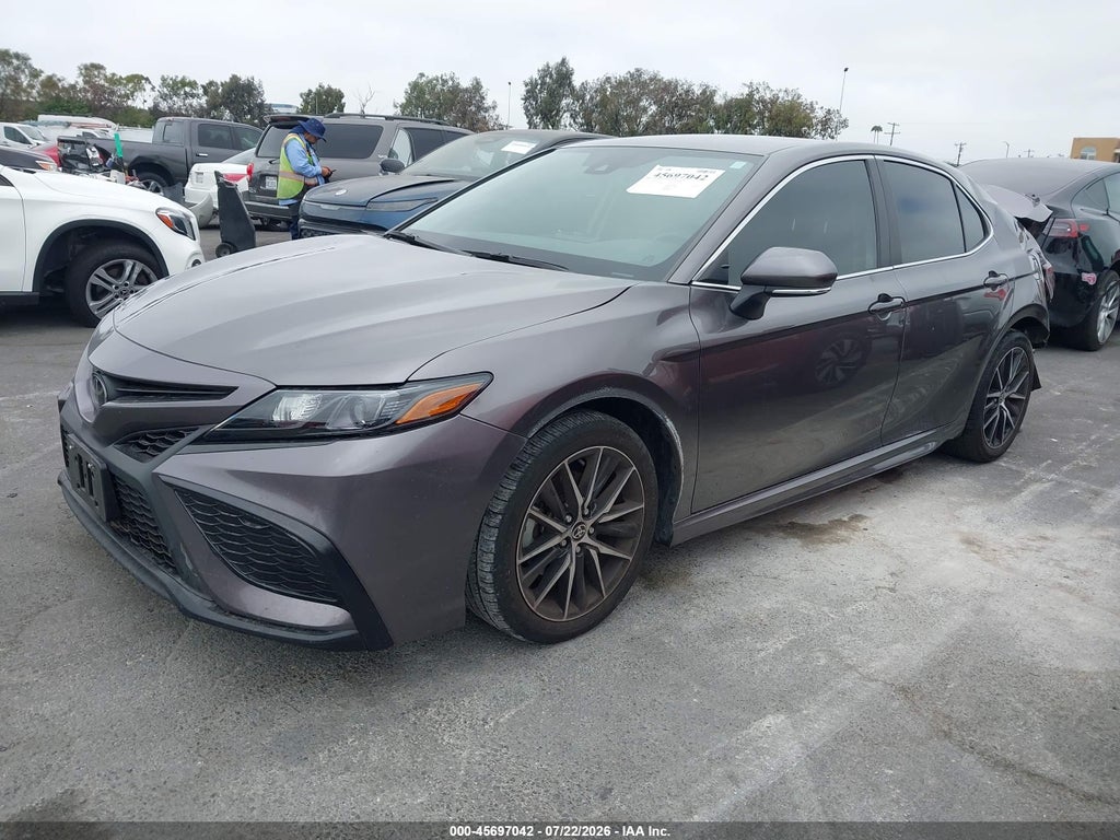 2023 Toyota Camry SE photo 2