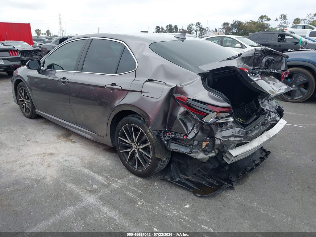 2023 Toyota Camry SE photo 3