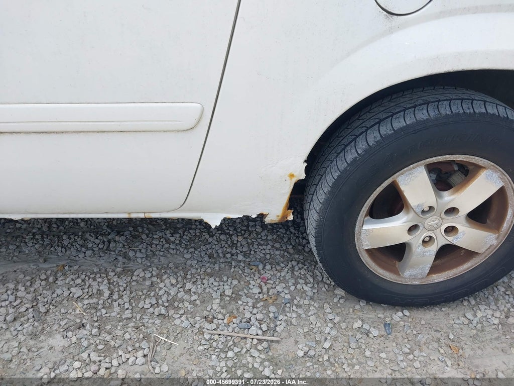2005 Dodge Grand Caravan SXT photo 6