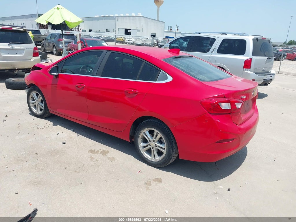 2018 Chevrolet Cruze LT Auto photo 3