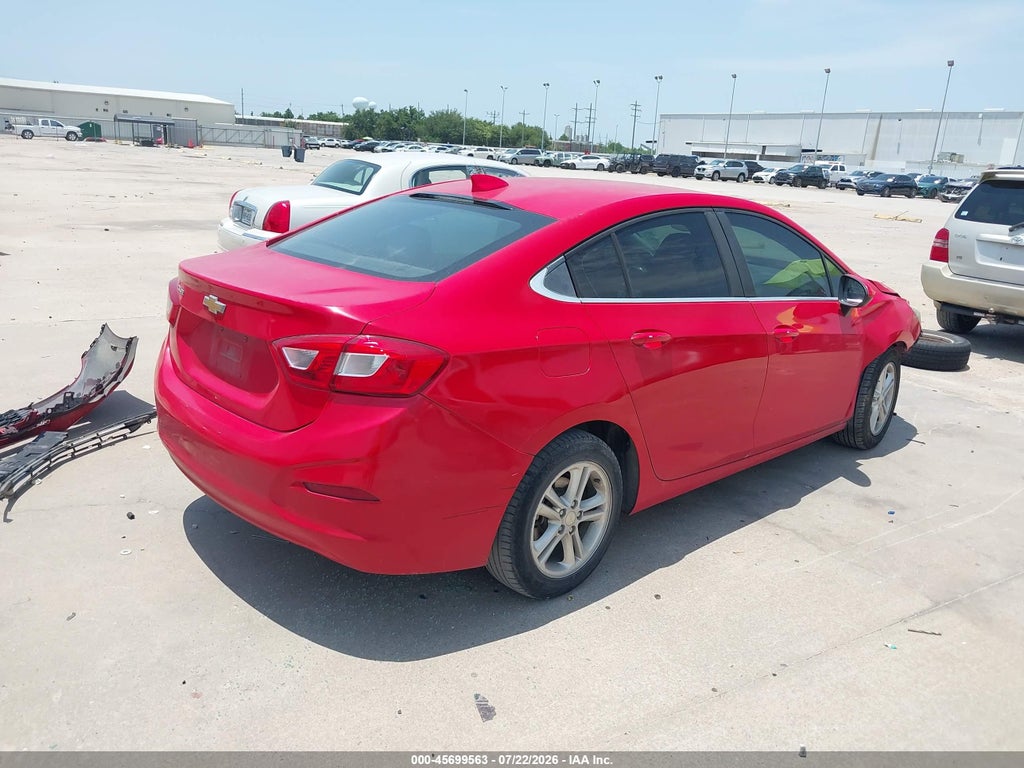2018 Chevrolet Cruze LT Auto photo 4