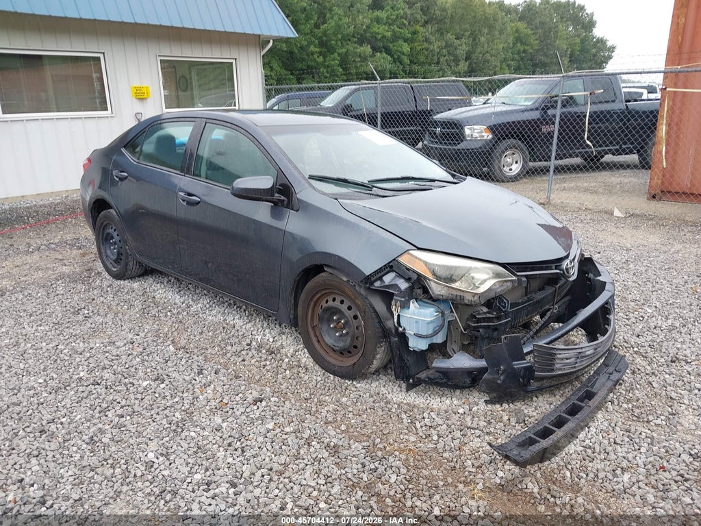 2015 Toyota Corolla LE photo 1