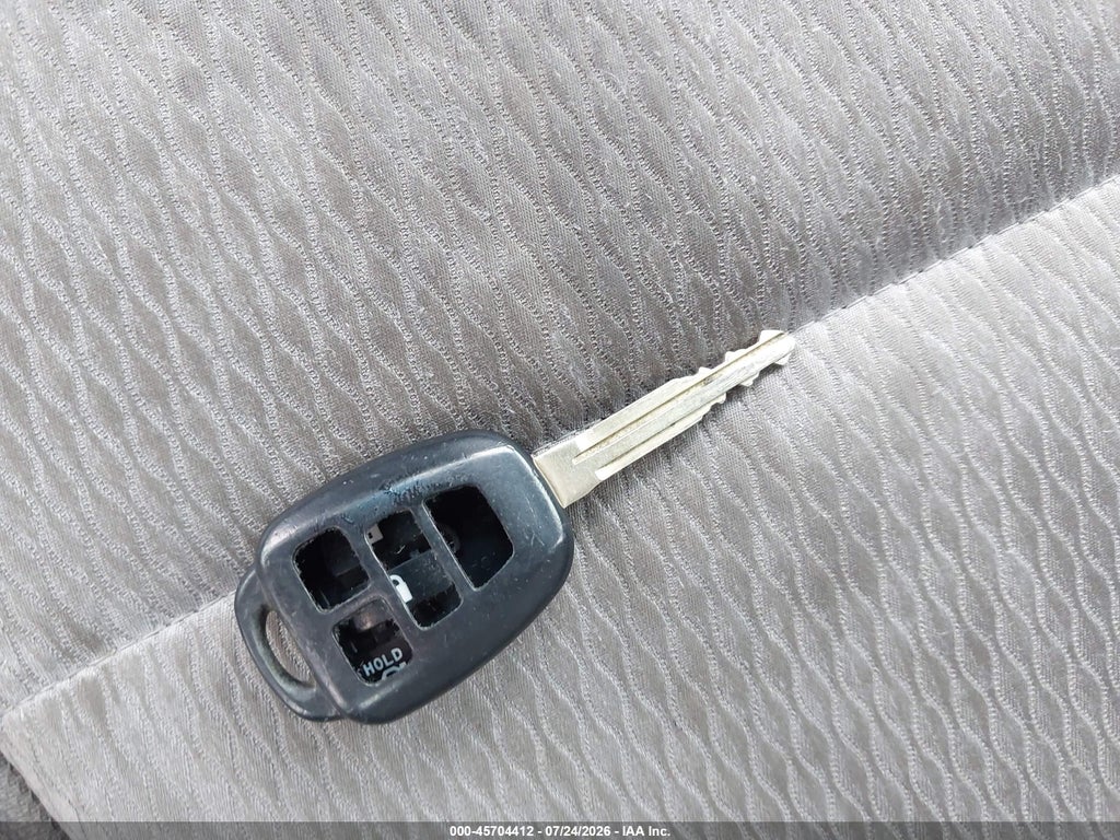 2015 Toyota Corolla LE photo 11
