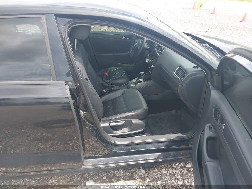2012 Volkswagen Jetta 2.5L SE photo 5