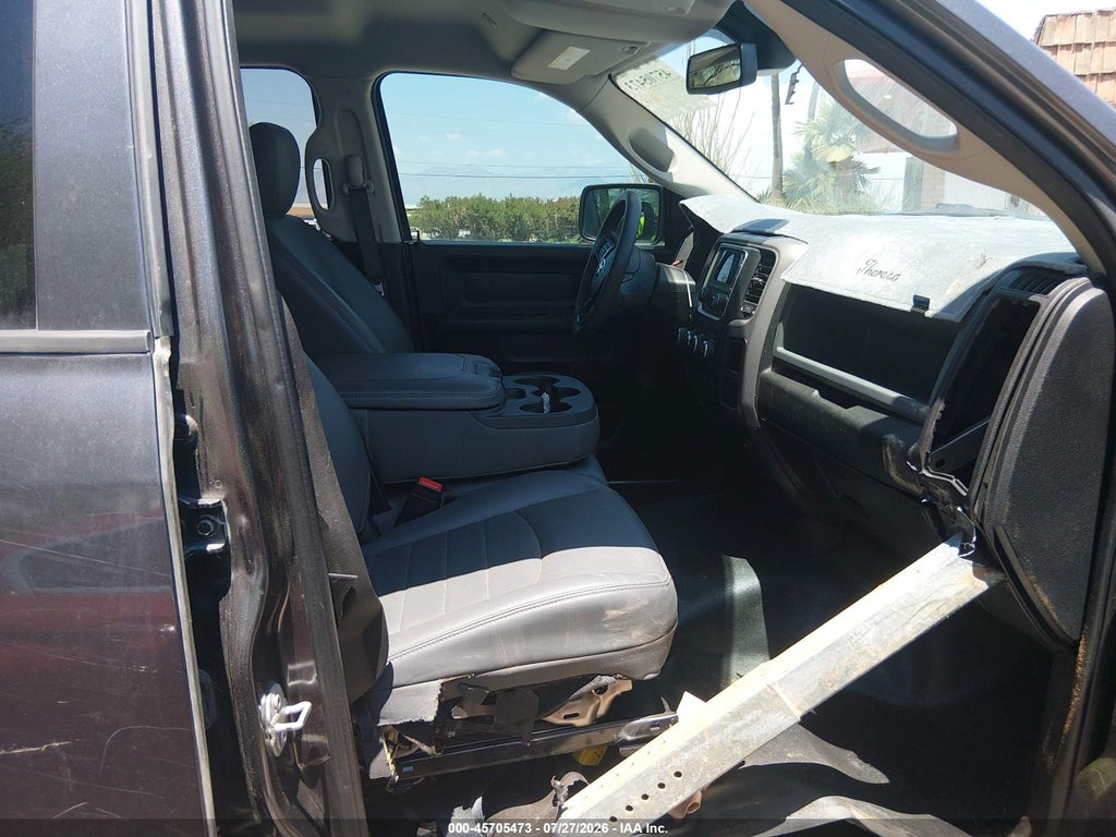 2020 Ram 1500 Classic Tradesman 4X2 6'4 Box photo 5