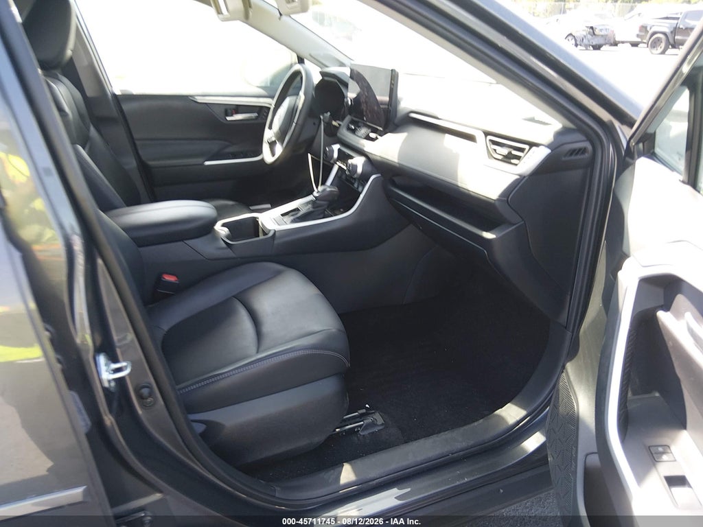 2024 Toyota RAV4 XLE Premium photo 5