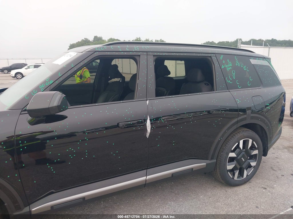 2027 Kia Telluride S photo 6