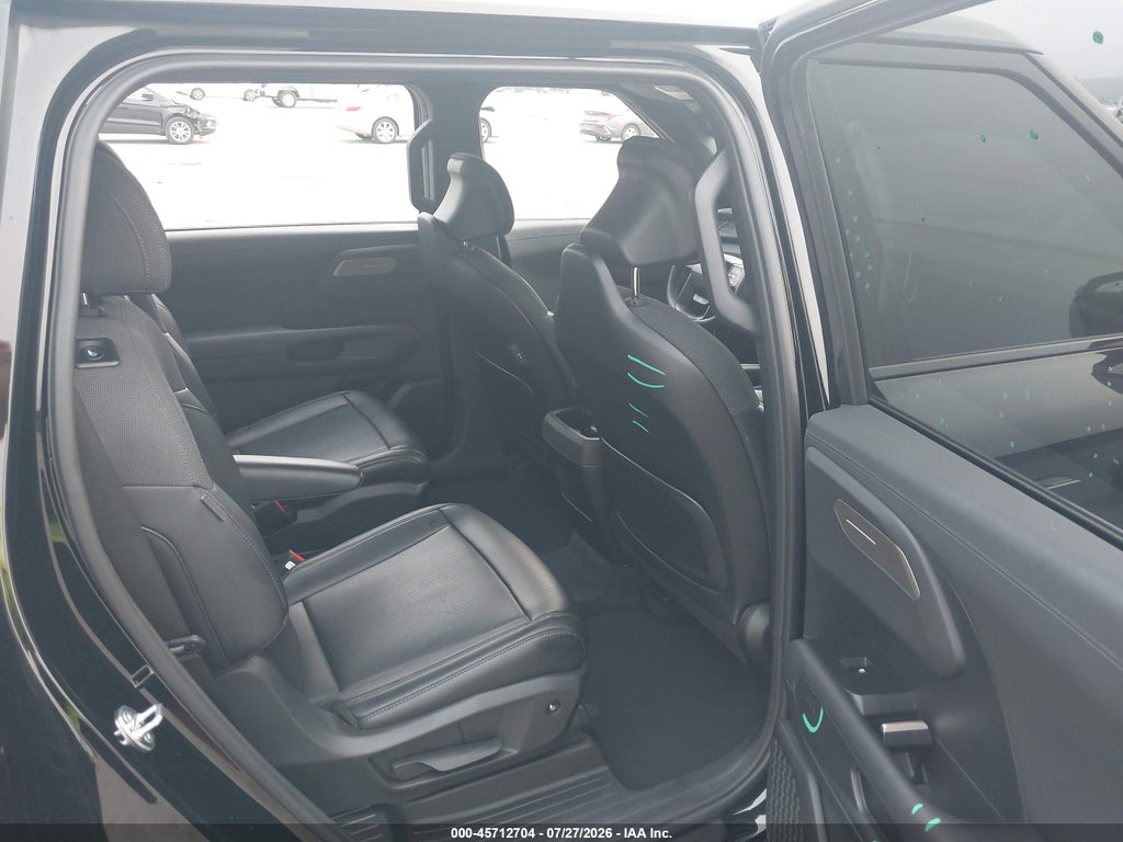 2027 Kia Telluride S photo 8
