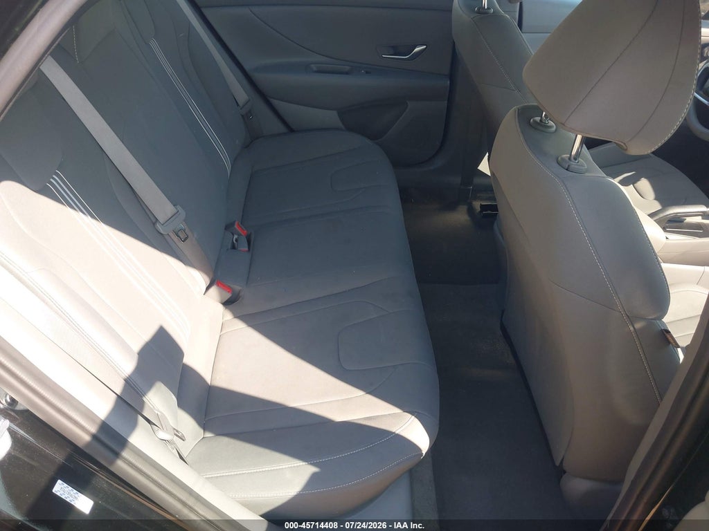 2023 Hyundai Elantra SEL photo 8