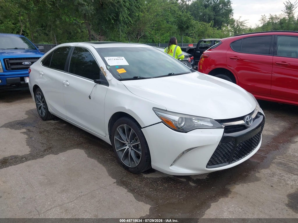 2017 Toyota Camry XSE photo 1