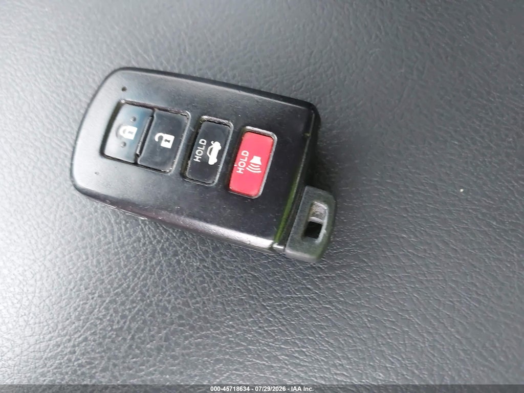 2017 Toyota Camry XSE photo 11