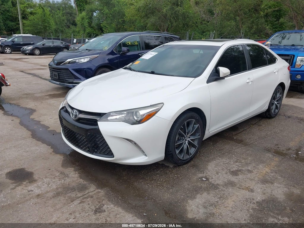 2017 Toyota Camry XSE photo 2