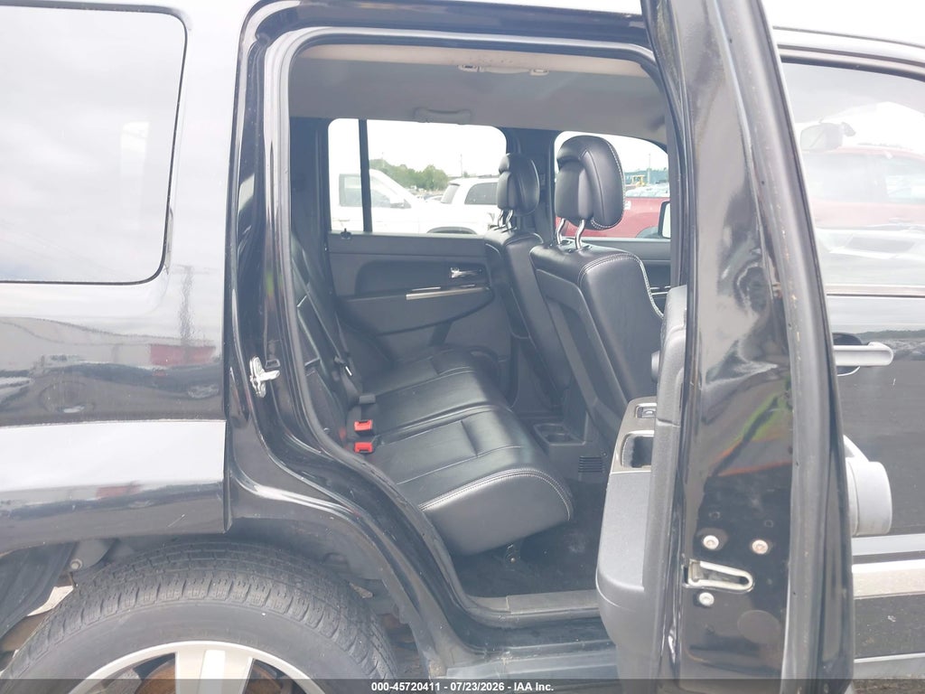 2012 Jeep Liberty Limited JET Edition photo 8