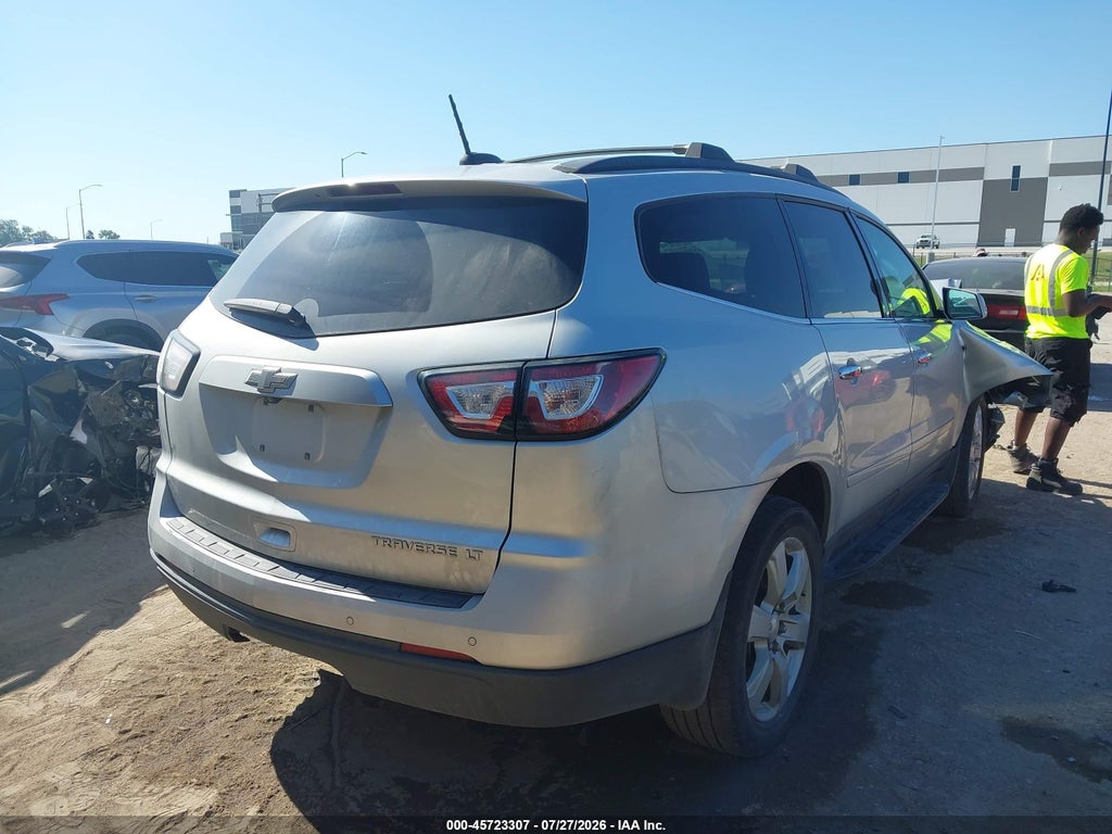 2016 Chevrolet Traverse 1LT photo 4