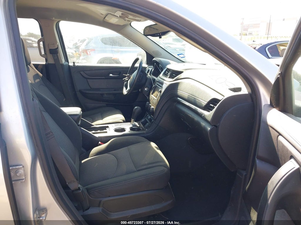 2016 Chevrolet Traverse 1LT photo 5