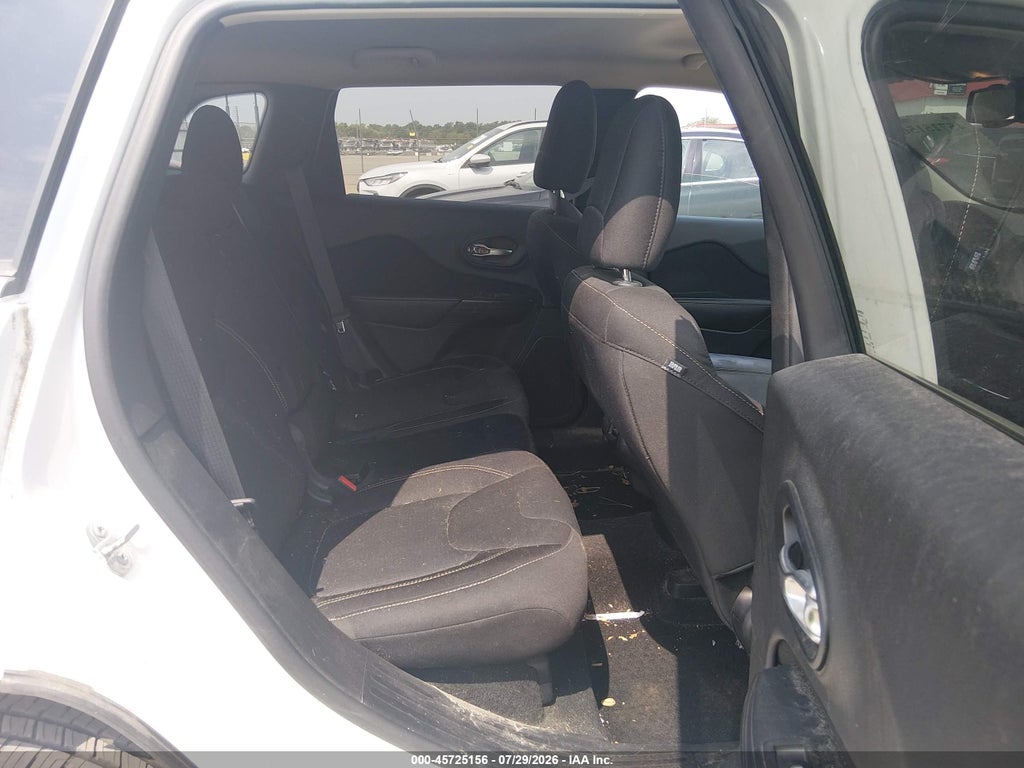 2015 Jeep Cherokee Latitude photo 8