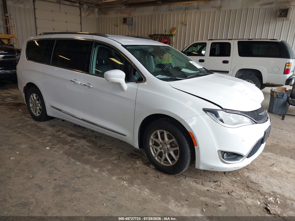 2020 Chrysler Pacifica Touring L photo 1