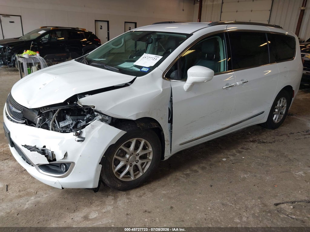 2020 Chrysler Pacifica Touring L photo 2