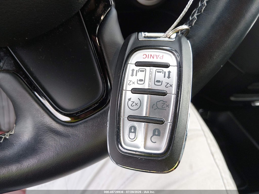 2020 Chrysler Pacifica Hybrid Touring L photo 11