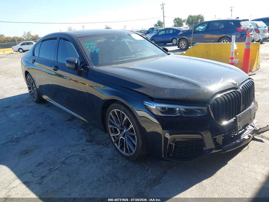 2022 BMW 740