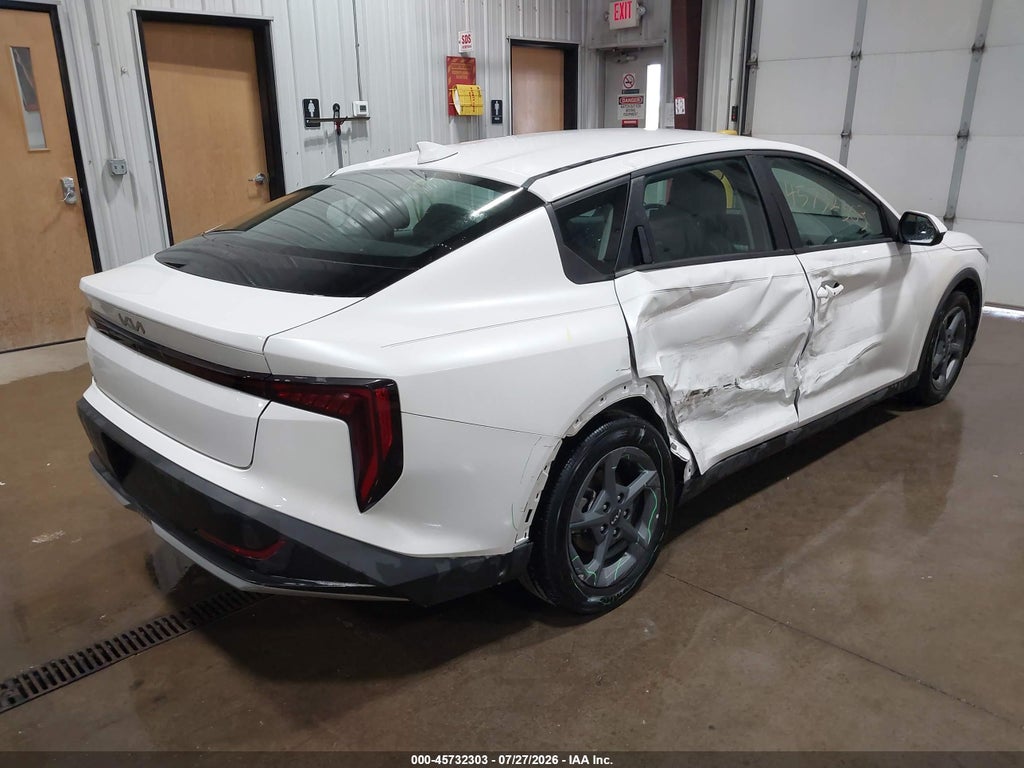 2025 Kia K4 LXS photo 4