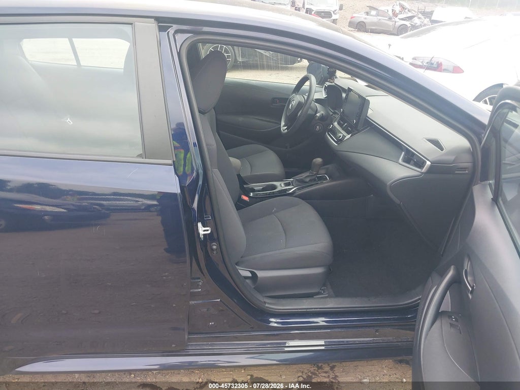2022 Toyota Corolla LE photo 5