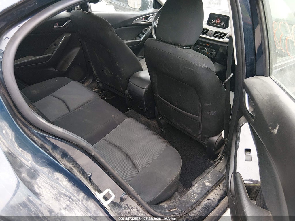 2018 Mazda MAZDA3 Sport photo 8