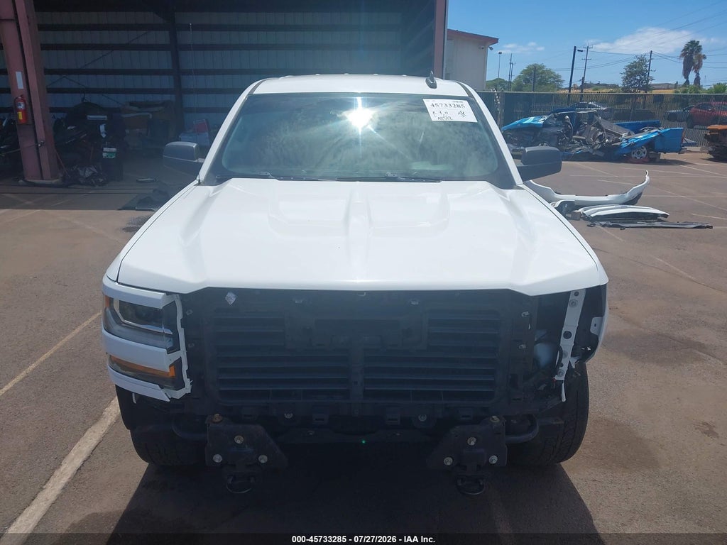 2018 Chevrolet Silverado 1500 Custom photo 6