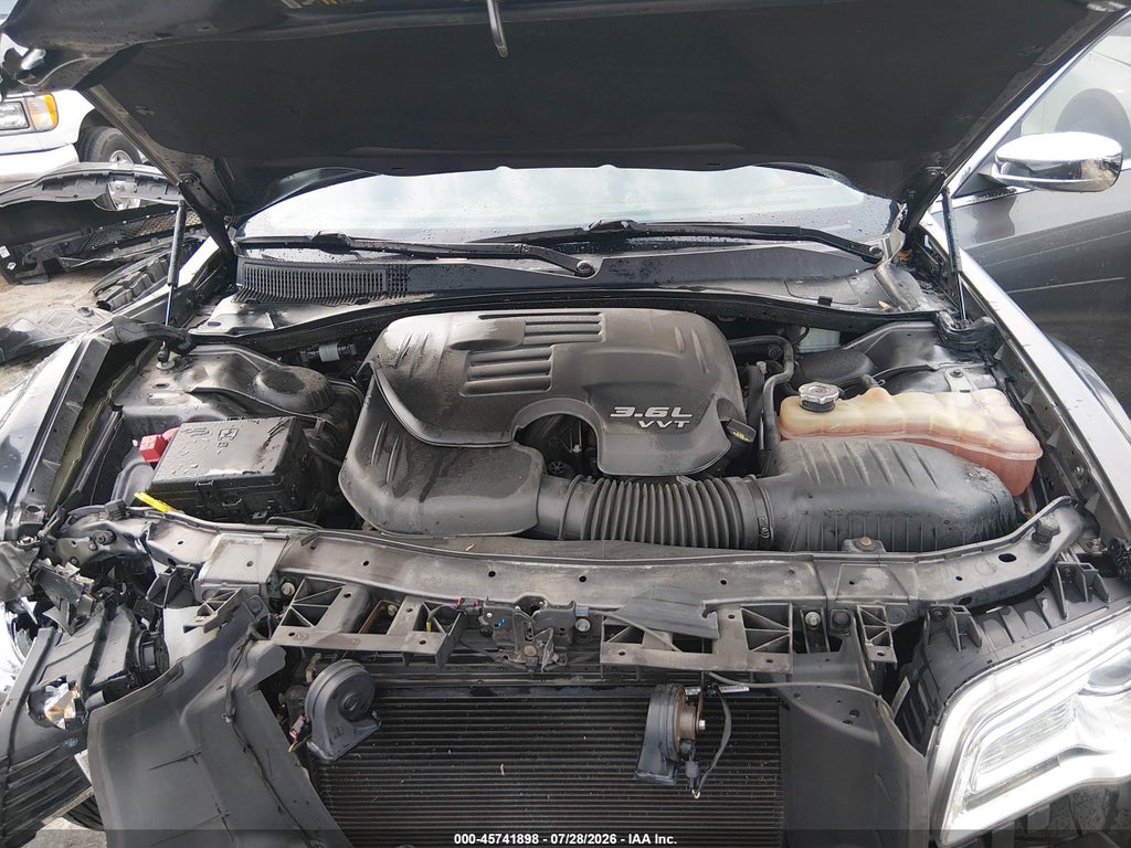 2019 Chrysler 300 Limited photo 10